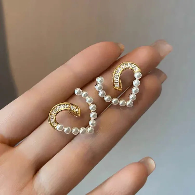 Boucles d'oreilles en forme de cœur avec perles et zirconium – Ameline