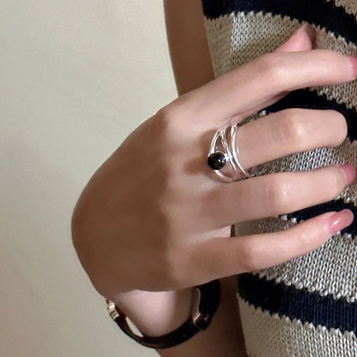 Bague Multilinien en Onyx Noir – Arden