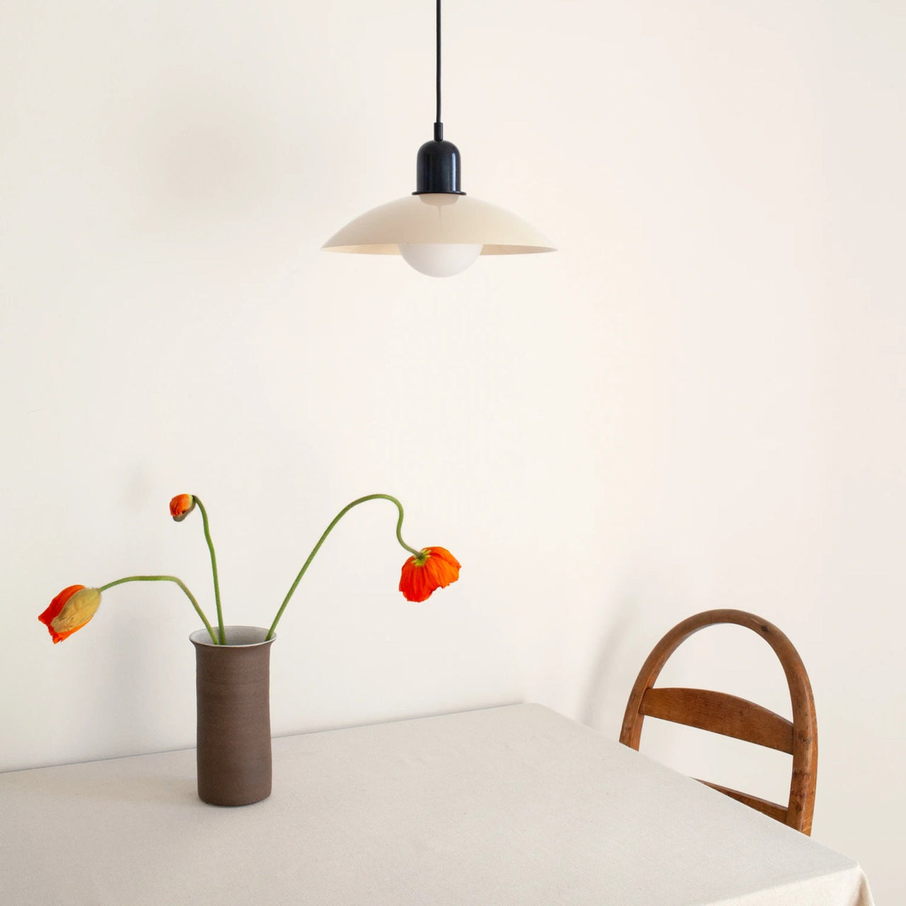 Suspension LED Bauhaus - Design Coloré Macaron pour Cuisine, Salle à Manger et Intérieurs Modernes
