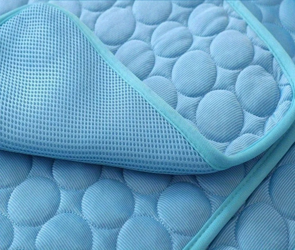 Tapis Rafraîchissant pour Animaux en Été - Tapis de Sommeil en Soie Glacée de 40 pouces pour Chiens et Chats