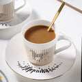 Tasse à café créative avec miroir de réflexion en mouvement
