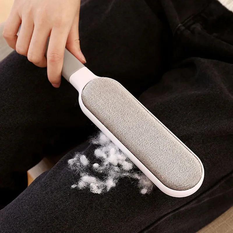 Brosse à Peluches VelvetTouch Luxe | Outil double face pour un enlèvement sans effort des poils d'animaux sur les vêtements, les meubles et les tapis