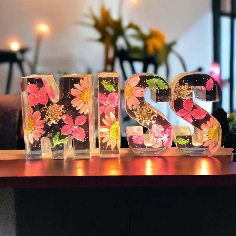 Veilleuse FloraGlow Flower | Lampe à initiales décorative avec éclairage LED doux pour une ambiance romantique