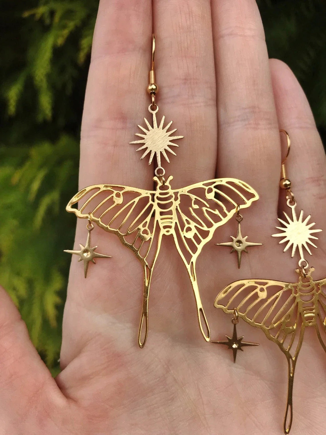 Boucles d'oreilles en forme de papillon de nuit