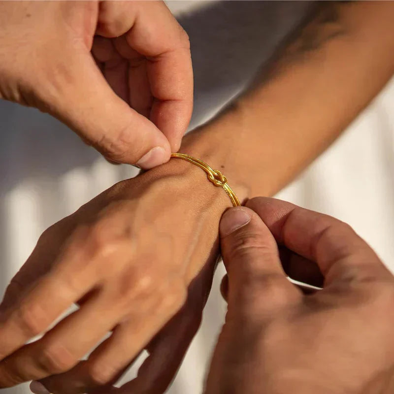 Bracelet Élégant à Nœud – Subtil et Raffiné