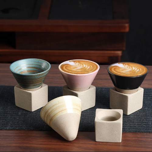 TranquilBrew | Aards ontwerp voor een serene koffie-ervaring