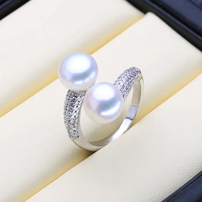 Bague ajustable avec des perles naturelles d'eau douce