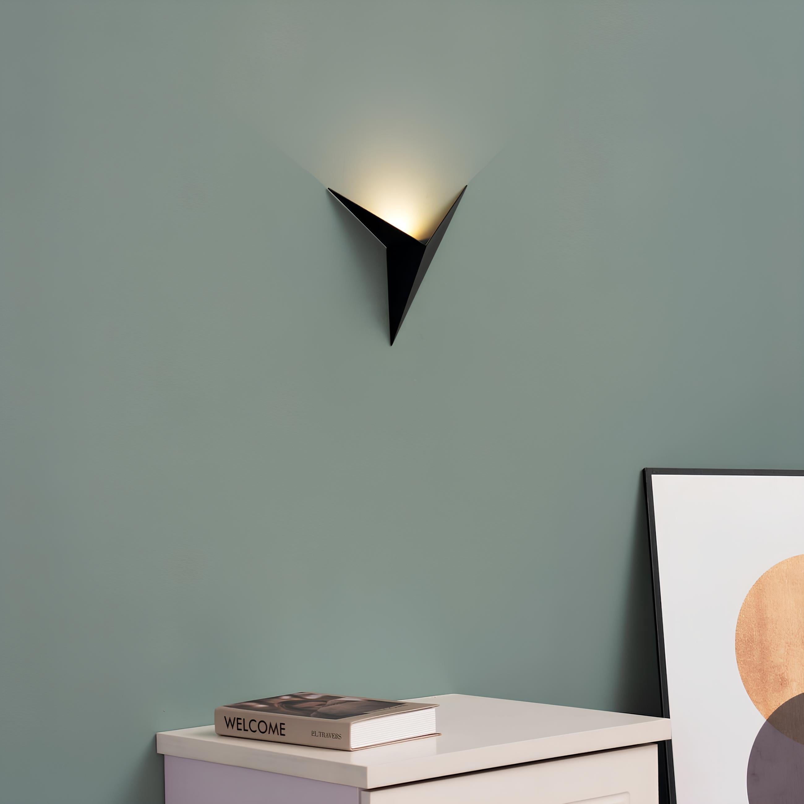 Applique Murale Triangulaire Moderne - TrigoLux