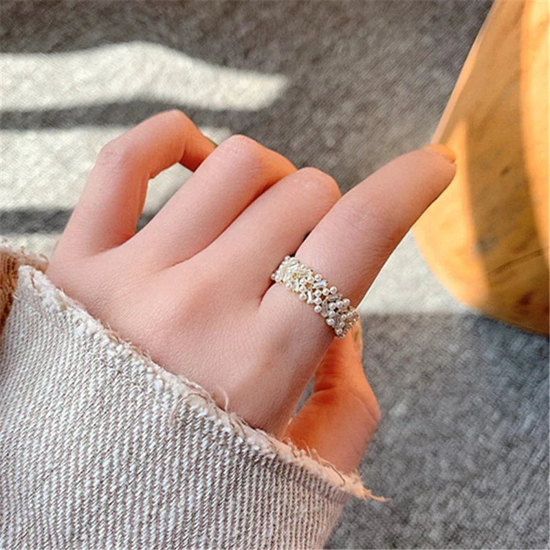 Bague ajustable en perles jolie