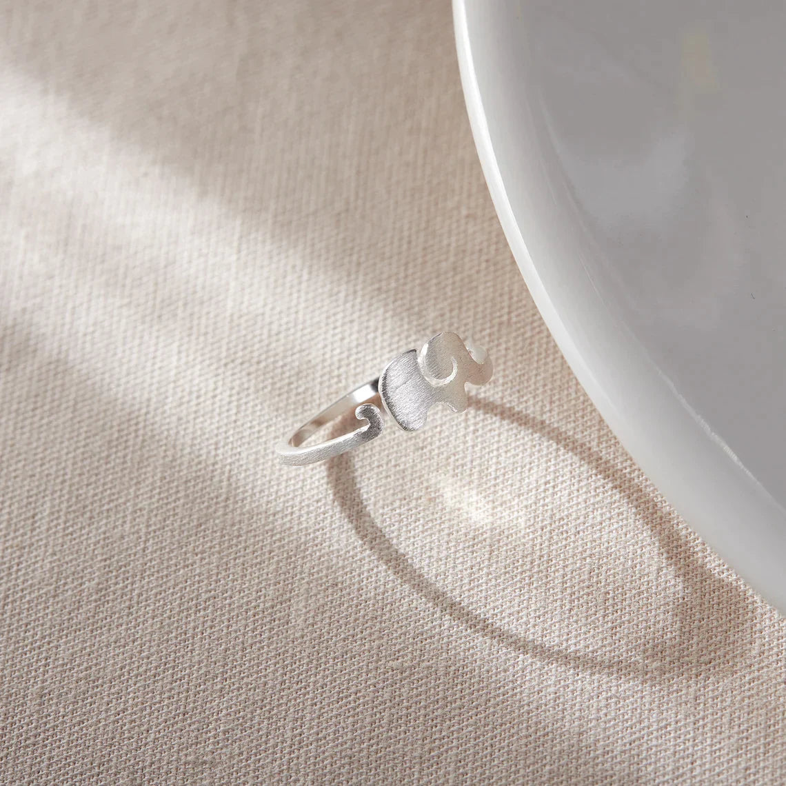 Bague en argent ajustable avec éléphant