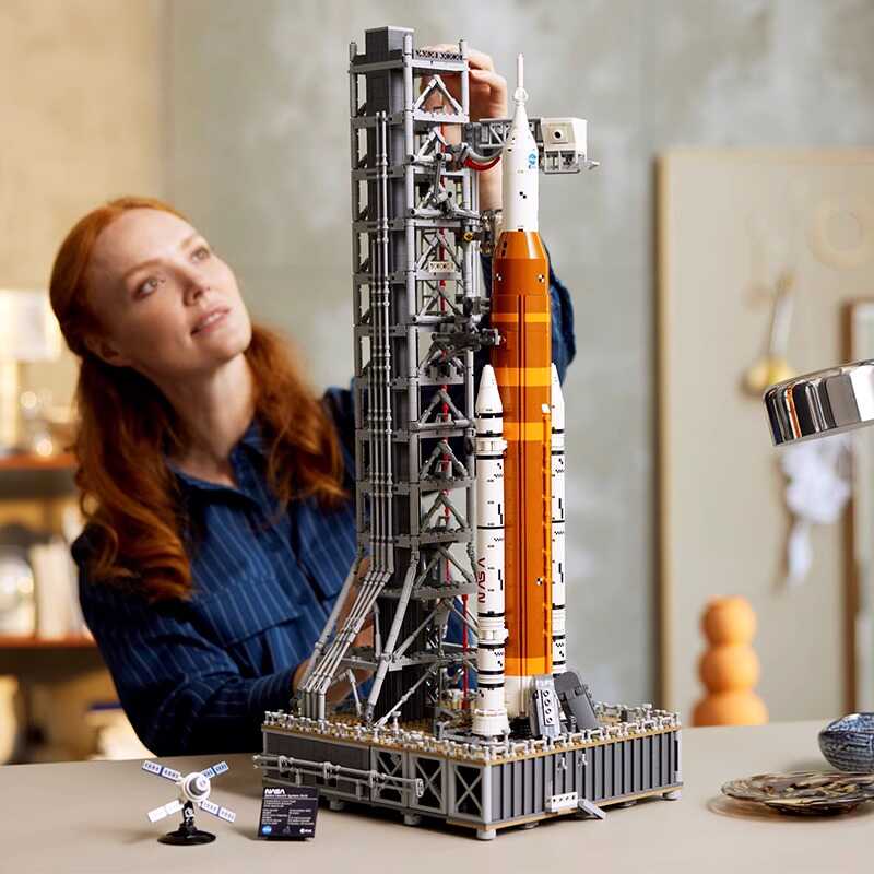 AstroCraft™ | Kit de Modèle du Système de Lancement Spatial Artemis de la NASA pour Construire, Explorer et Exposer les Passionnés de Vaisseaux Spatiaux