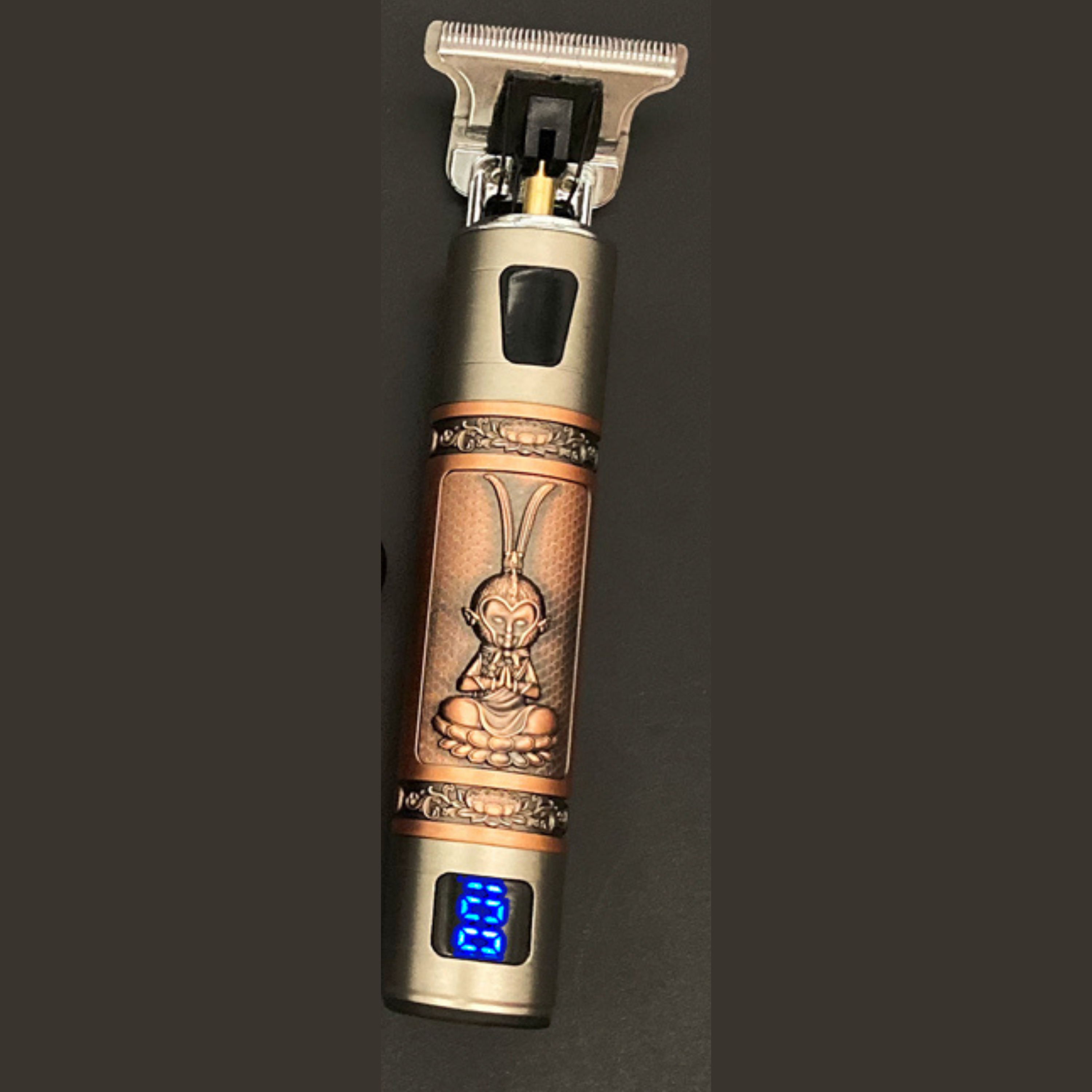 Tondeuse à cheveux et à barbe rechargeable avec accessoires / Variante similaire différente