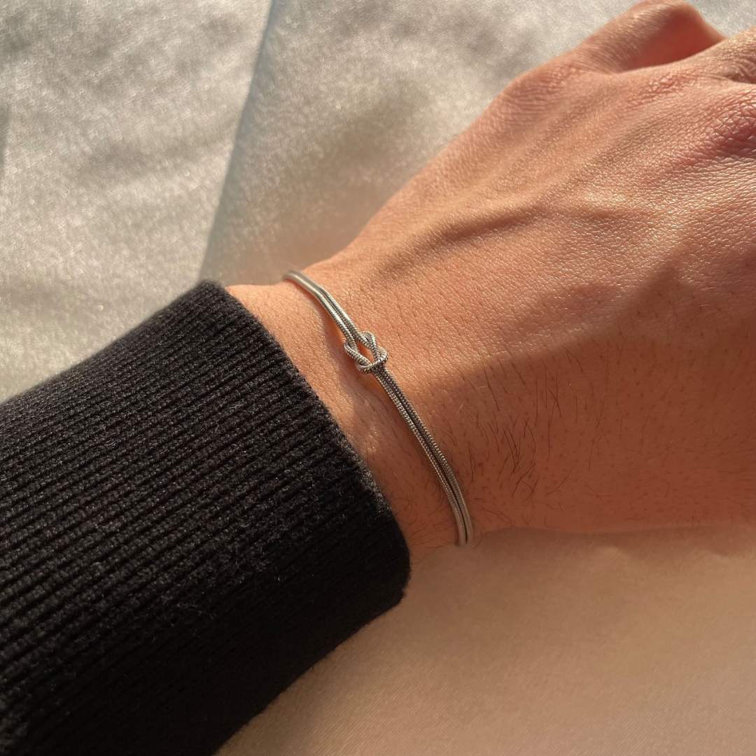 Bracelet Élégant à Nœud – Subtil et Raffiné