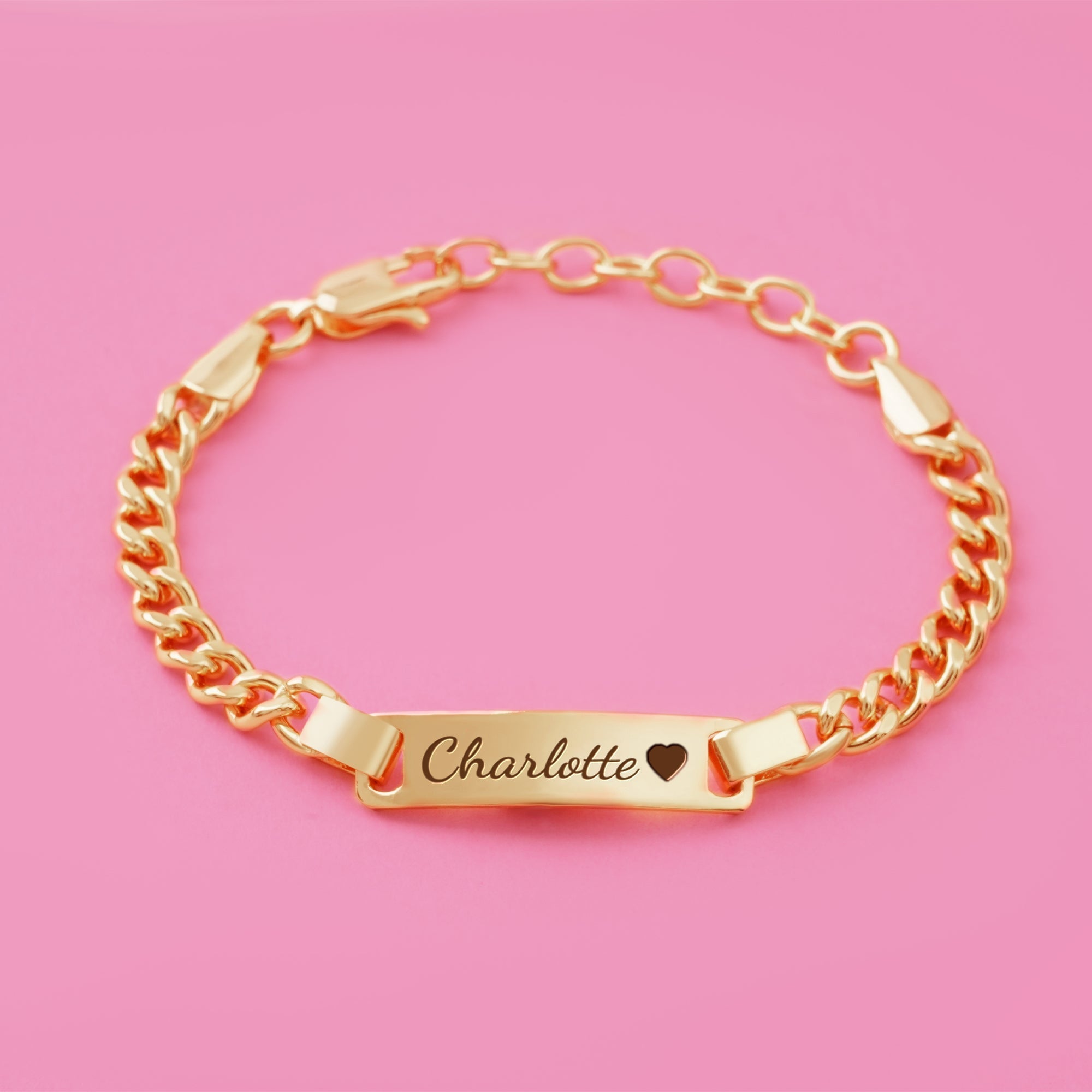 BabyBond | Immortalisez le prénom de votre bébé sur un élégant bracelet
