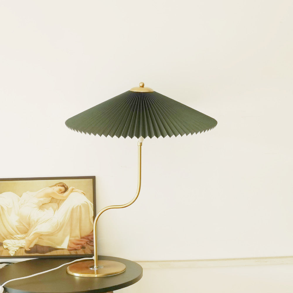 UmbrellaLamp – Lampe LED Tactile Élégante pour une Ambiance Tranquille