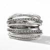 Bagues en argent scintillantes pour le bureau