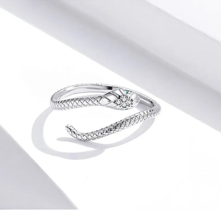 Bague en reptile en platine argenté