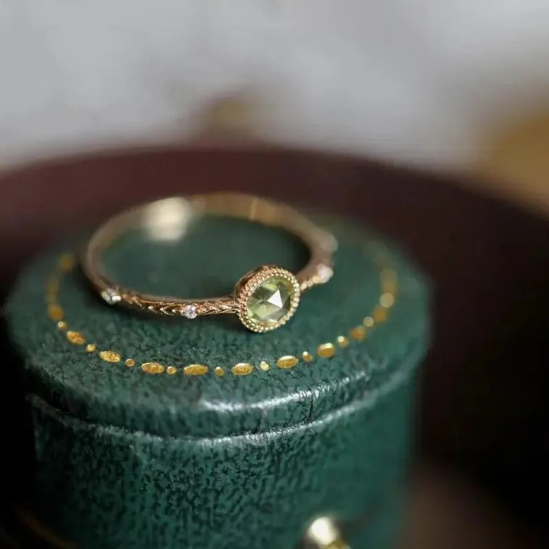 Bague de beauté en péridot vert frais