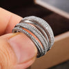 Bagues en argent scintillantes pour le bureau