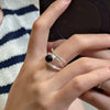 Bague Multilinien en Onyx Noir – Arden