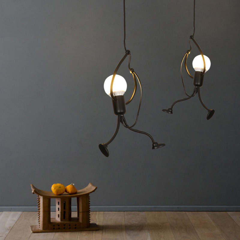 Suspension en Fer Retro Iron Man – Charme Vintage Ludique pour Intérieurs Uniques