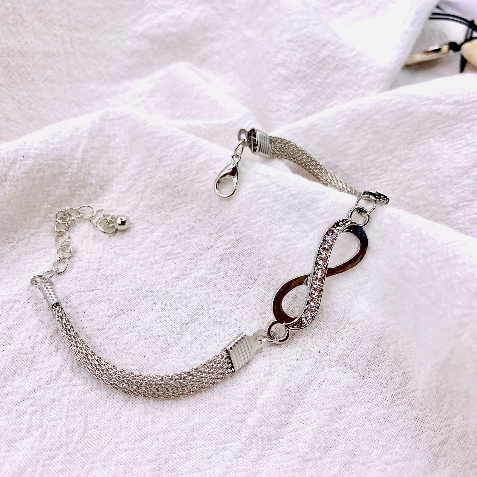 Bracelet Infini Élégant