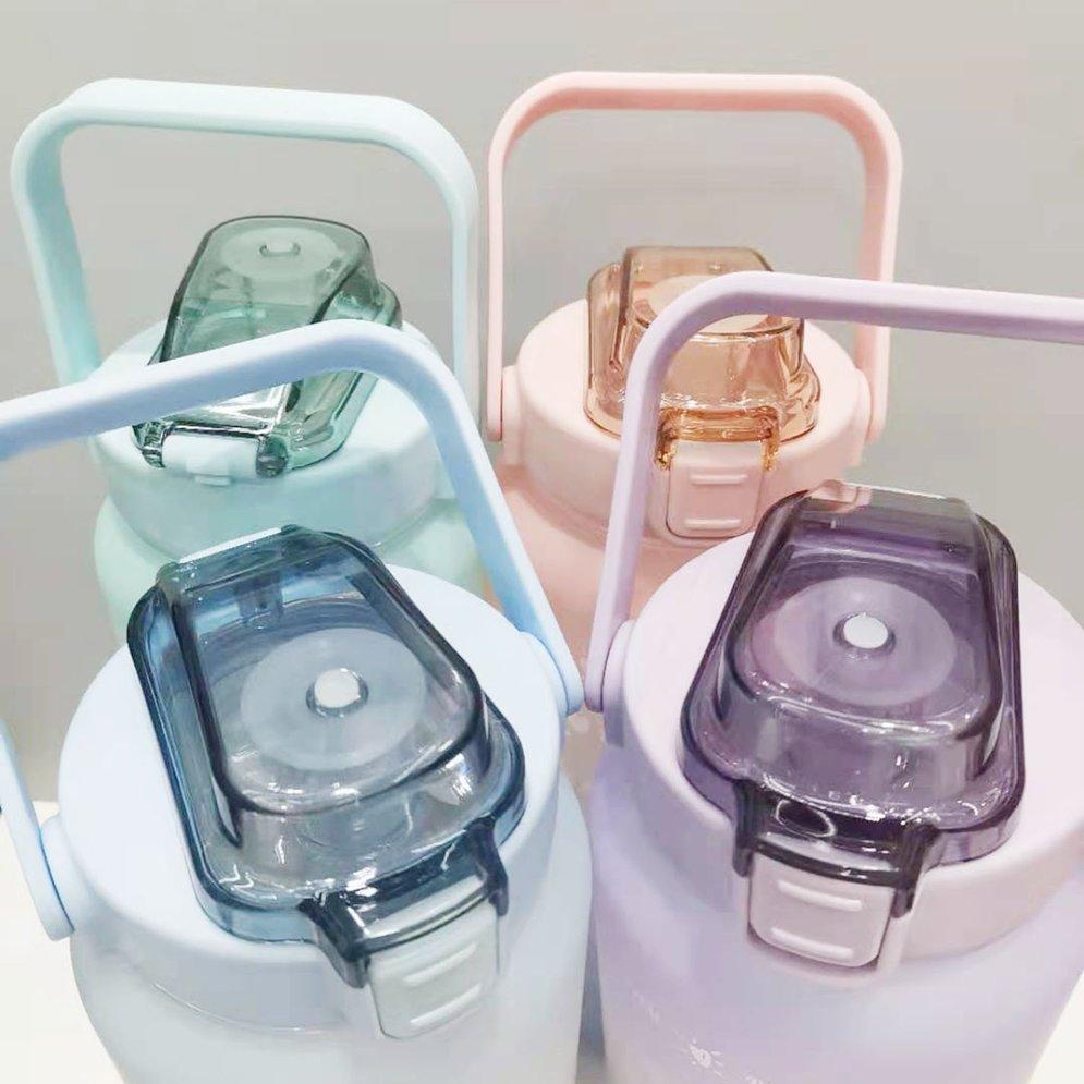 Bouteille d'eau motivante 2L avec repères horaires – HydroMotivator