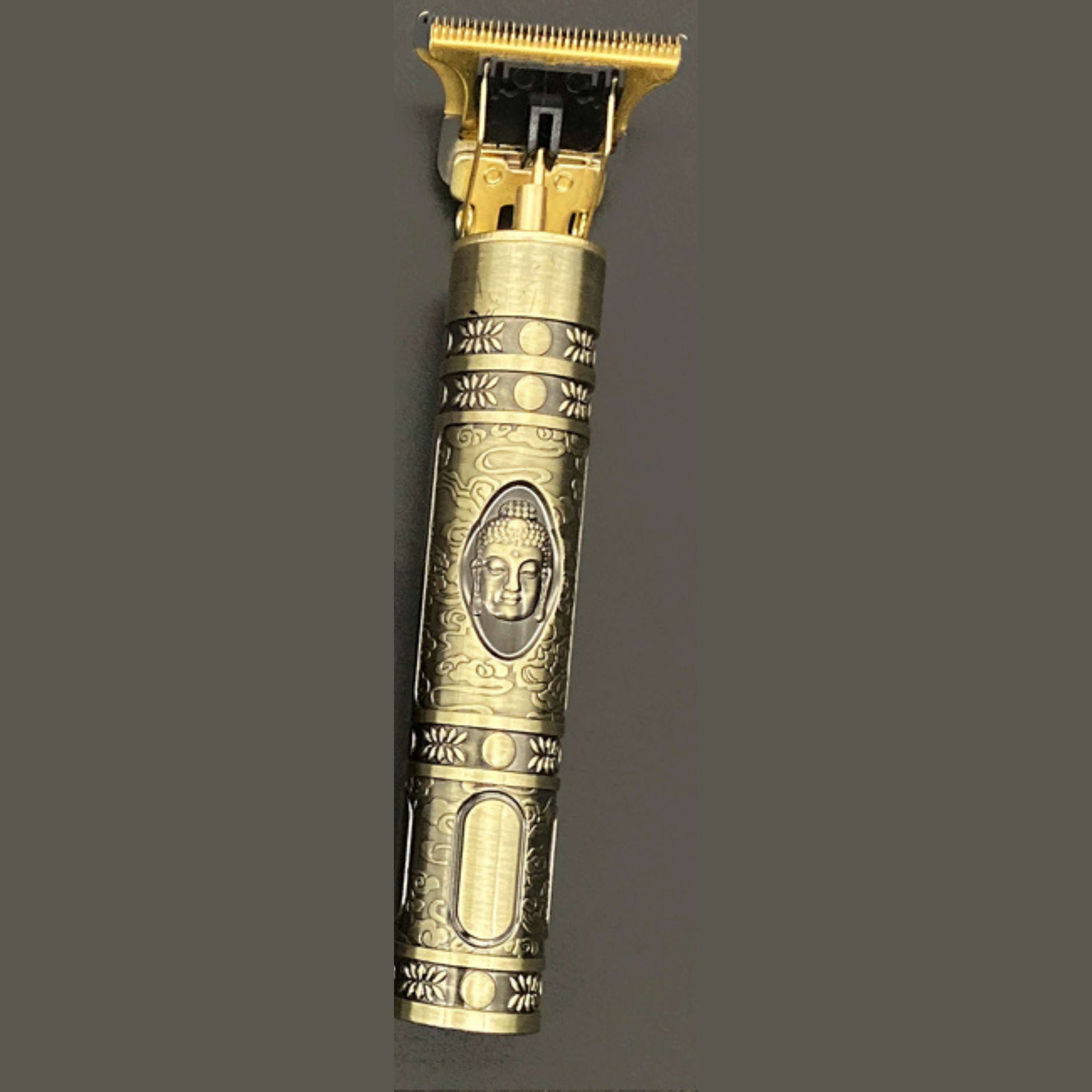 Tondeuse à cheveux et à barbe rechargeable avec accessoires / Variante similaire différente