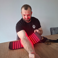Tapis de Thérapie par Lumière Rouge et Infrarouge Proche à Double Longueur d'Onde pour le Confort du Coude et des Articulations