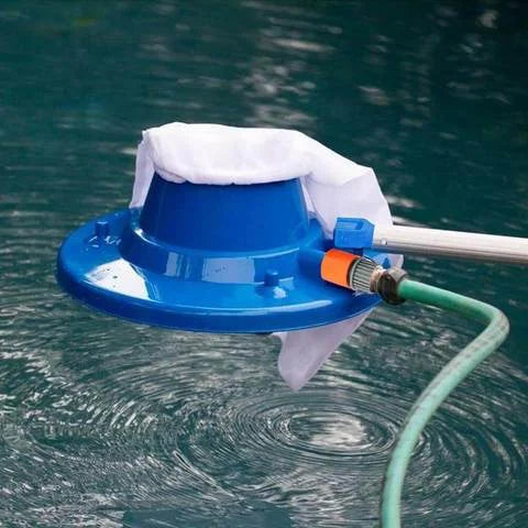 AquaVac – Nettoyeur de piscine sans produits chimiques avec une puissante aspiration par tuyau