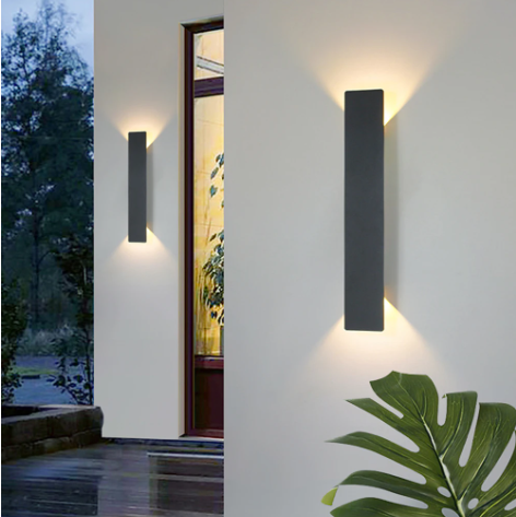 AquaLine LED Applique Murale Extérieure – Design Épuré avec Boîtier Résistant aux Intempéries