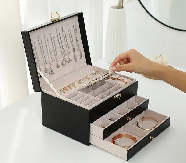 Boîte à Bijoux à Plusieurs Couches avec Intérieur en Velours – Maeva