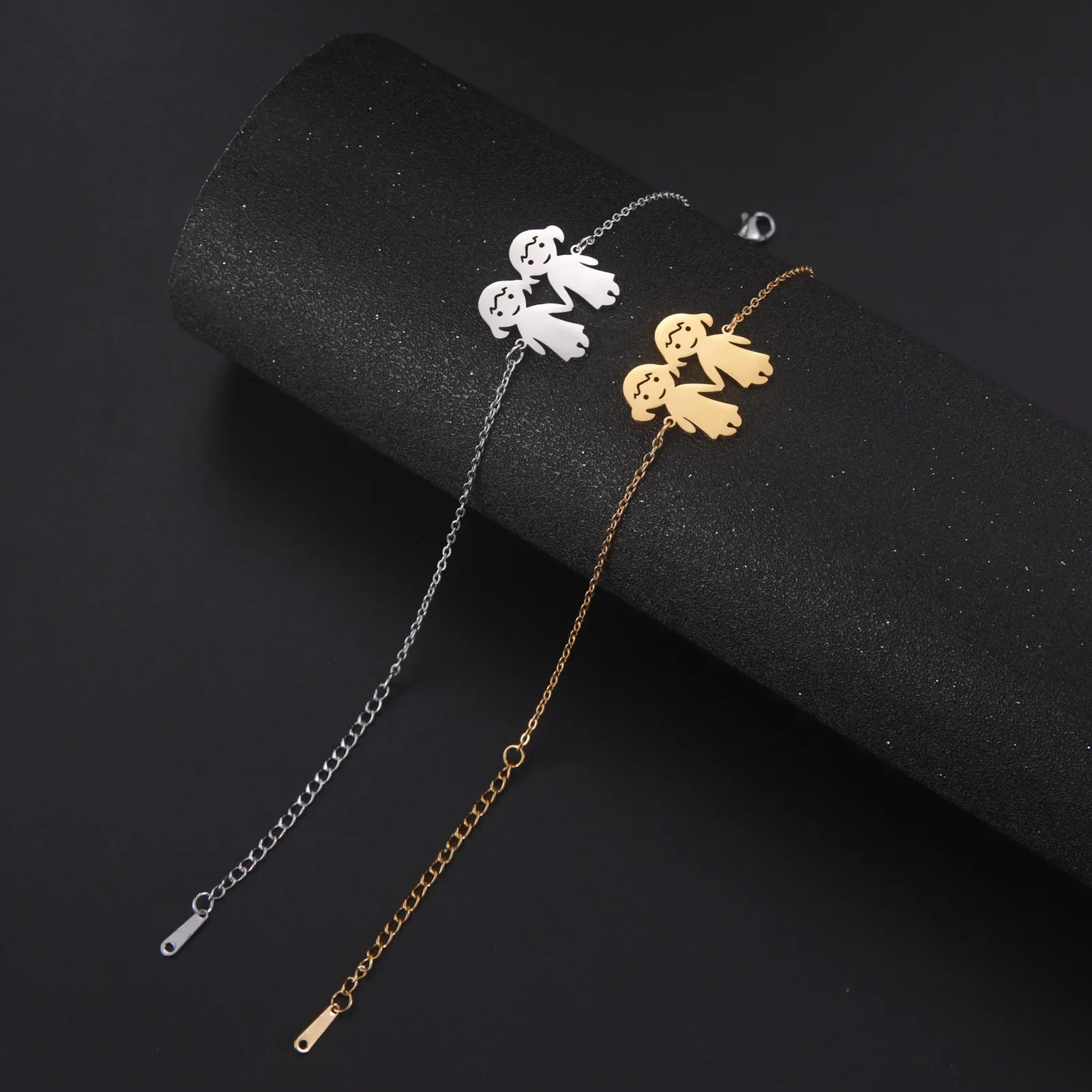 TinyTreasure | Bracelet intemporel célébrant l'amour, la famille et les moments inoubliables