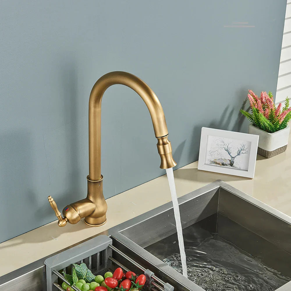 Robinet de cuisine Luxe BrassElegance | Robinet de cuisine en laiton antique pour une apparence intemporelle et une durabilité