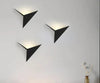 Applique LED géométrique NoctiLux | Luminaire de chevet contemporain pour les maisons modernes