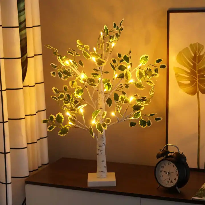 Arbre LED de Noël aux Feuilles Vertes – Lumière Festive Blanche Chaude Alimentée par Piles