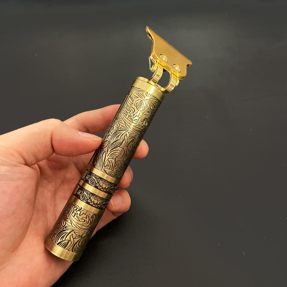 Tondeuse à cheveux et à barbe rechargeable avec accessoires / Variante similaire différente