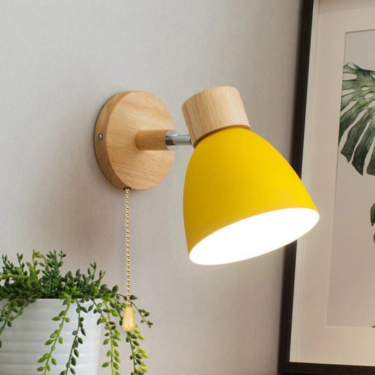 Applique Murale en Bois Helga – Design Scandinave pour un Éclairage Élégant