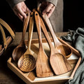 WOODERY – Ensemble d'ustensiles de cuisine en teck, compatible avec les casseroles et durable