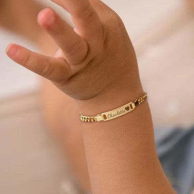 BabyBond | Immortalisez le prénom de votre bébé sur un élégant bracelet