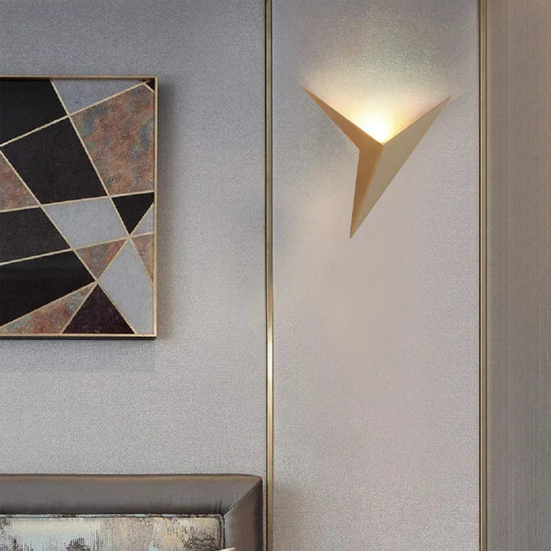Applique Murale Triangulaire Moderne - TrigoLux