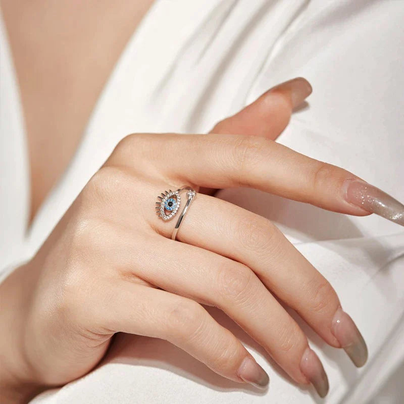 Bague à yeux de diable ajustable