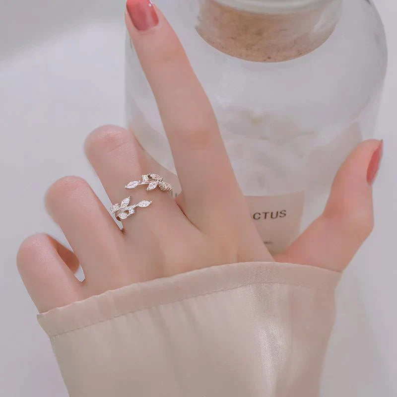 Bague en forme de feuille créative