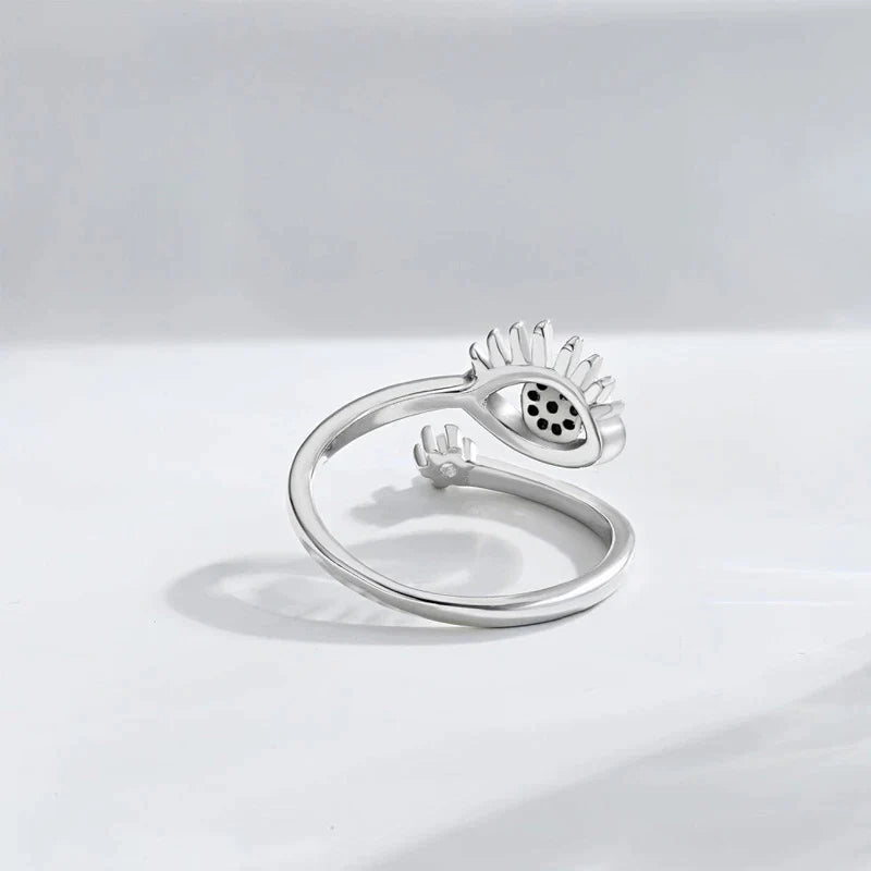 Bague à yeux de diable ajustable