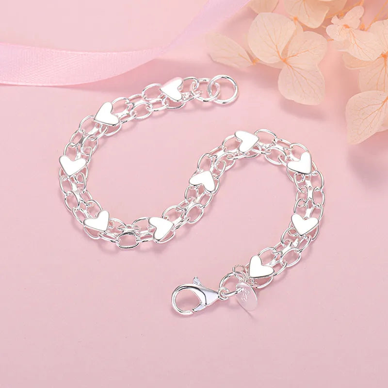Bracelet en cœur classique en argent sterling : Élégance luxueuse