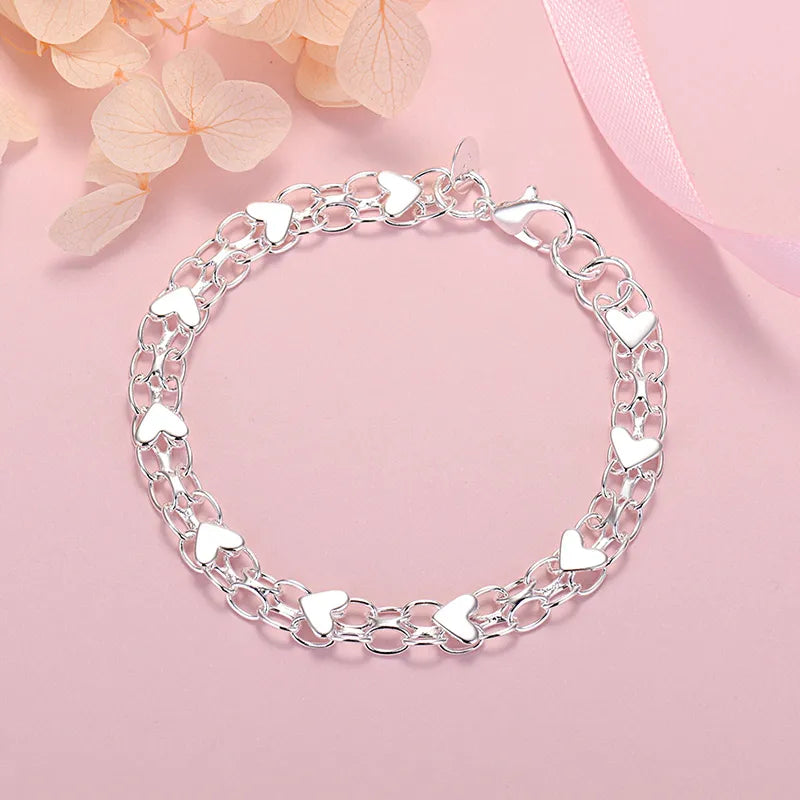 Bracelet en cœur classique en argent sterling : Élégance luxueuse
