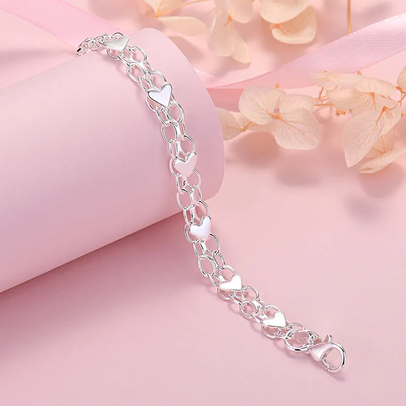 Bracelet en cœur classique en argent sterling : Élégance luxueuse