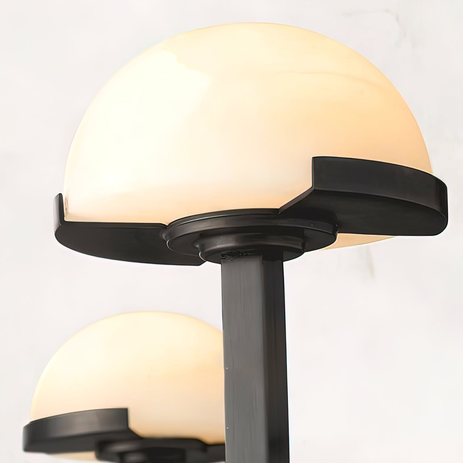 Applique Murale Champignon en Albâtre – Design en Pierre Naturelle Élégant avec Éclat LED Chaleureux