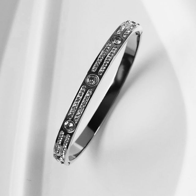 Bracelet avec incrustation de zircon