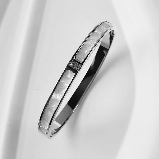 Bracelet avec incrustation de zircon